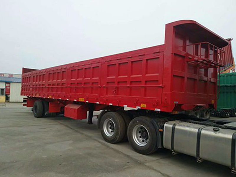 側(cè)翻自卸半掛車(chē)