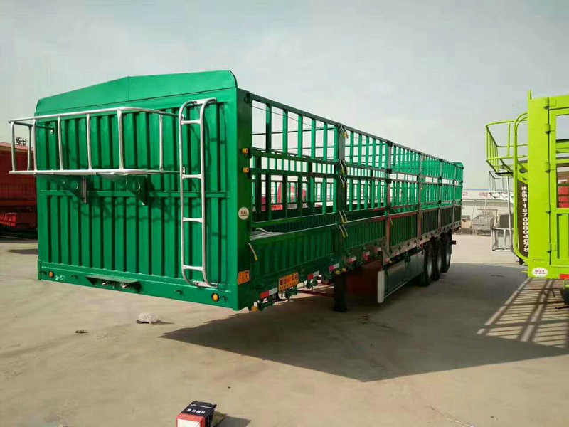 倉柵式半掛車