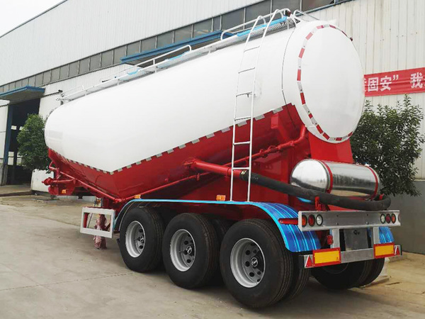 粉粒物料運(yùn)輸半掛車廠家