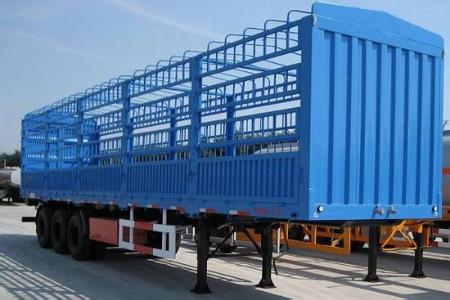 山東勾機(jī)板半掛車廠家