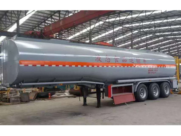 粉粒物料運(yùn)輸半掛車(chē)廠家